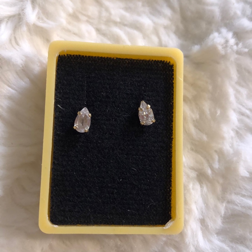 SOLD!!!!10k gold earring studs SOLD!!!!